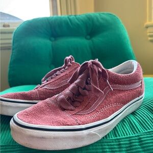 Men’s Old Skool Vans in Hairy Suede Hot Sauce Red